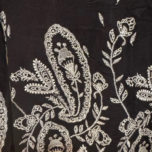 Style & Co. Black and White Embroidered Floral Blouse - Picture 3 of 15